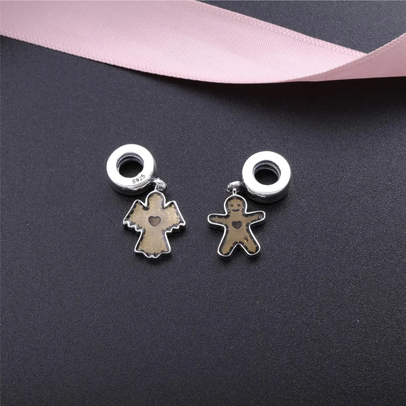 (kép) PANDORA Mézeskalács emberke függő charm - 790997EN29 - Megtekintés 4