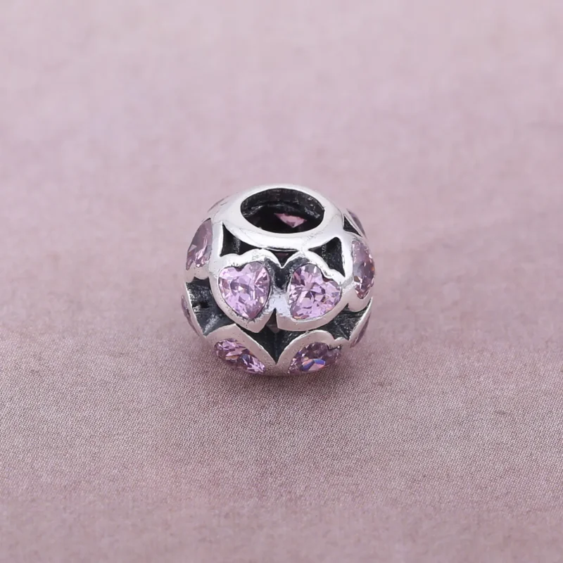 (kép) PANDORA Rózsaszín áttört mintás szerelmi zálog charm - 791250CZS - Megtekintés 4
