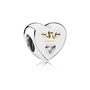 (kép) PANDORA Szív alakú ezüstcharm 14 k aranykoronával és áttetsző cirkóniával - 791739CZ