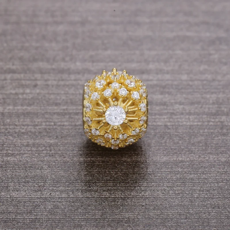(kép) PANDORA Áttört mintás 14k aranycharm áttetsző cirkóniával - 750838CZ - Megtekintés 2