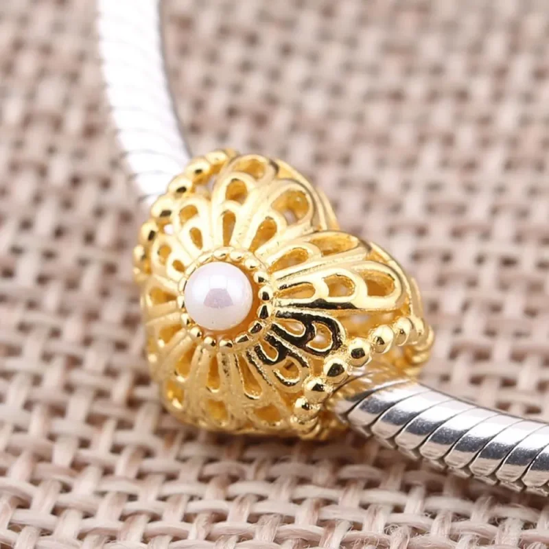 (kép) PANDORA Vintage áttört mintás szív charm gyönggyel - 750822P - Megtekintés 2