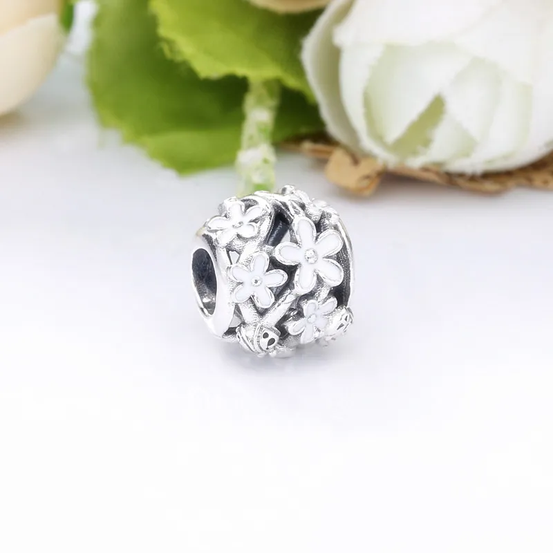 (kép) PANDORA Charm Áttört százszorszép virág - 788772C02 - Megtekintés 3